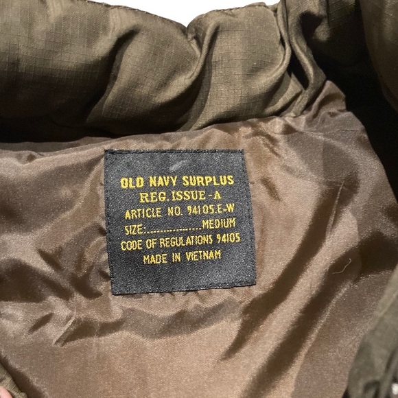 VTG - Old Navy Surplus - Women’s Puffer Vest - Picture 6 of 8